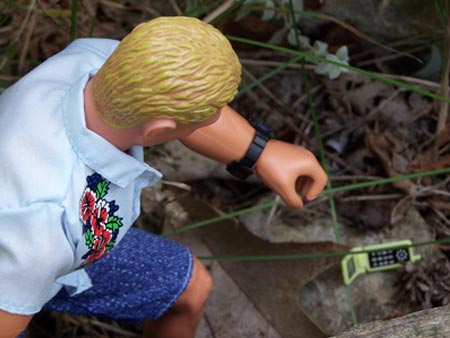 It's the ONLY yellow phone in KNOTTWOOD..