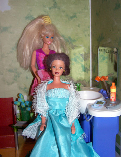 What an elegant hairstyle for Nancy's mother!