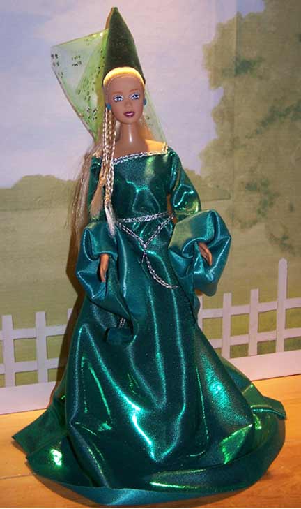 A dress of shimmering snakeskin-patterned satin!